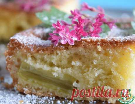 Простой пирог из ревеня – кулинарный рецепт