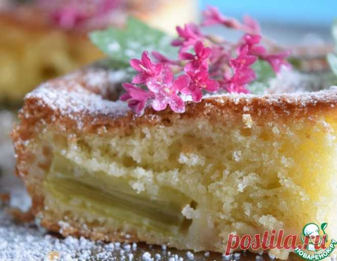 Простой пирог из ревеня – кулинарный рецепт