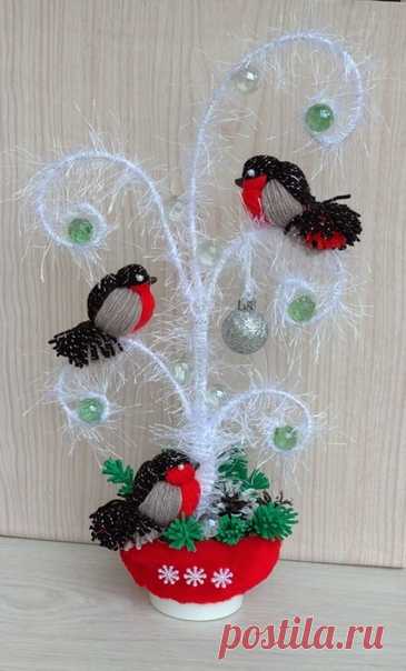 Зимняя композиция со снигирями