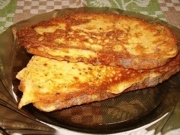 Вкусные гренки с сыром на завтрак