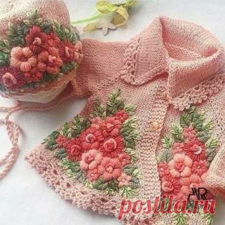 Вот это золотые руки! Объёмная вышивка на детском пальтишке!