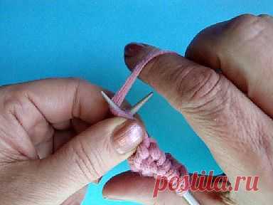 Начинаем вязать – Видео уроки вязания » Урок №40 – “Изнаночная петля нестандартным английским методом за переднюю стенку петли” – Вязание спицами для начинающих