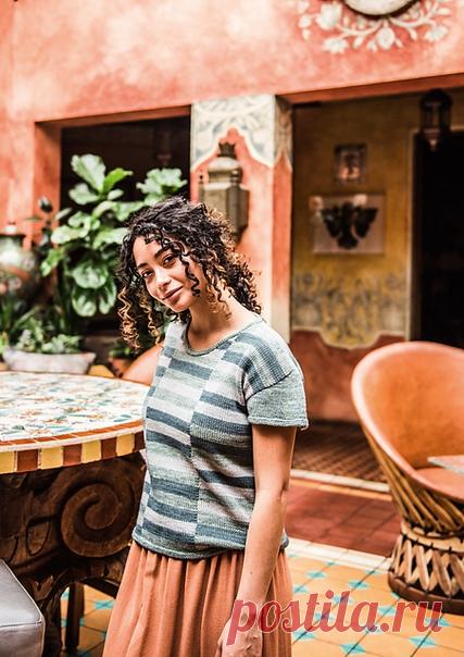 Топ Rievaulx
(Описание на английском)

Размеры: 1 (2, 3, 4, 5, 6, 7, 8)
Обхват груди: 84 (91, 99, 106.5, 114.5, 122, 129.5, 137)см с припуском 5-10см на свободное облегание.
Модель имеет окружность груди 81 см , рост 157,5 см и носит размер 2.

Пряжа: Neighborhood Fiber Co. Studio Sock (аппликатура / 4-слойный вес; 100% superwash Merino wool; 365м в мотке 113 г )
Оттенки:
Пряжа А: Hollins Market; 1 моток
Пряжа B: Rosemont; 1 (1, 2, 2, 2, 2, 2, 2) мотки
Пряжа C:Charles Cent...