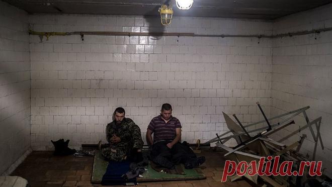 Источник... «Шла бы лесом ваша ДНР — валю в Россию»
Как нелояльные ополченцы ЛДНР сидят в плену у своих же

Семен Добрый, Владимир Дергачев 16.10.2015, 00:18