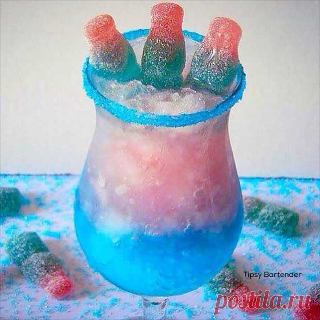Bubblegum Bottle Fizz Cocktail - TipsyBartender.com