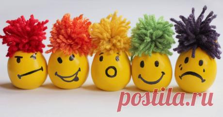 Родители могут попробовать создать свою систему правил, состоящую из трех зон — зеленой, желтой и красной. Зеленая зона — разрешенное и желательное поведение. Желтая зона — поступки, которые в целом не разрешаются, но мы можем с ними смириться. Красная зона — это недопустимое поведение: то, что является незаконным, аморальным, неэтичным или социально неприемлемым. Устанавливая ограничения, объясните ребенку последствия его поведения — в любой зоне. Дети лучше всего реагируют, если оценка их…