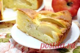 Шарлотка с творогом и яблоками