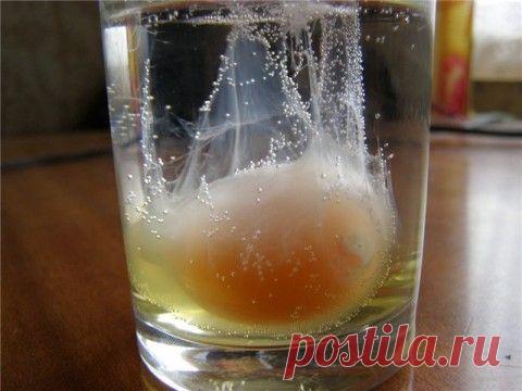 Выкатывание порчи яйцом