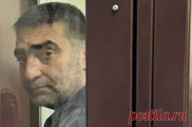 Отец Аббасова заявил, что накопил найденные у него в квартире 70 млн рублей. Обвиняемый не смог подтвердить происхождение крупной суммы денег, сообщила следователь.