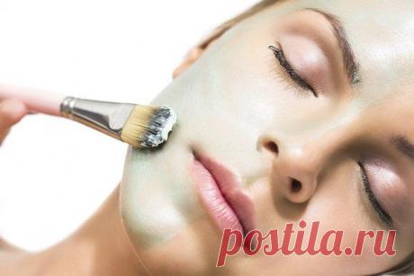 Здоровье. Йога. Красота. Сила. Дух.

Дамам в возрасте - вместо ботокса.

Как только дамы ни уродуют себя, чтобы казаться моложе. Но и этот вред можно минимизировать, если подойти с умом. Рецепт мне дала косметолог, бывшая операционная медсестра. Сейчас она живет в Германии, но там ее метод, конечно, применять нельзя - так как нет многолетнего тестирования. В России он использовался ею не менее десяти лет, побочных явлений нет, ни один из компонентов не вызывает аллергию...