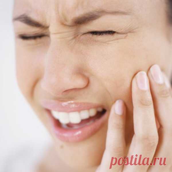 Народные средства для лечения десен 
Весьма распространенной проблемой для современного человека является состояние зубов и десен. И правда, многие ли из нас могут похвастаться полным отсутствием кариеса или крепкими, никогда не кровото…