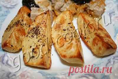 Хорошая кухня - картофель, запеченный четвертинками. Кулинарная книга рецептов. Салаты, выпечка.