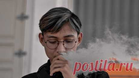 Врачи предупредили об опасности вейпов для подростков. Убеждения в том, что вейпы - менее вредная альтернатива сигаретам, являются ложными. Об этом сообщает РИАМО со ссылкой на пресс-службу минздрава Московской области. В ведомстве отметили, что курительные смеси содержат токсичные вещества, ...