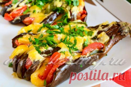 Баклажаны веером, запеченные в духовке с помидорами и сыром