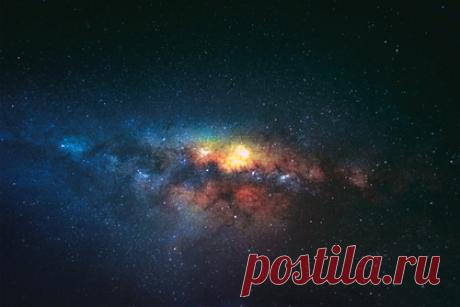 Подсчитана вероятная доля темной материи в виде первичных черных дыр. Индийские ученые установили новые ограничения на долю компактной темной материи, которые можно обнаружить в результате эффектов микролинзирования в гравитационных волнах. Оказалось, что не более 50 процентов темной материи может быть образовано первичными черными дырами.