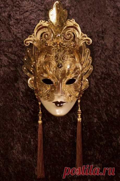 Venetian Mask Fortitudo
