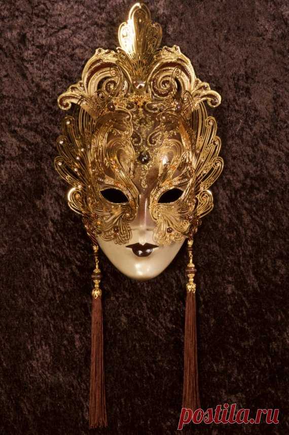 Venetian Mask Fortitudo