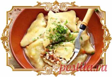 Кундюмы с гречкой и грибами – рецепт старорусской кухни (рецепт постный)

Не знаете что такое кундюмы? Это замечательное популярное блюдо старорусской кухни, по виду напоминающее пельмени. Но только по виду, ведь тесто в них используется заварное, начинка особенная, к тому же их запекают или томят в печи.

Мы с вами сегодня приготовив вкуснейшие кундюмы с гречкой и грибами. Вкуснейшее блюдо, которым можно лакомиться и в пост, и в праздники.
Показать полностью…