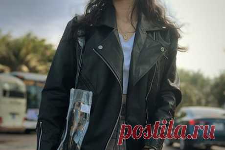 Пять трендов осени 2022 года окажутся модными через пять лет. Редакторы портала The Voice Mag назвали пять трендов осени 2022 года, которые будут модными через пять лет. Так, актуальности не утратят шерстяные пальто длины миди нейтральных оттенков. Кроме того, популярными будут кашемировые шарфы и «мужские» костюмы. Также в перечне оказались кожаные рубашки и пиджаки.