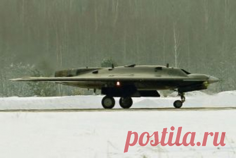 "Охотник" сбоку Еще одна качественная фотография, предположительно, первого опытного образца-демонстратора российского тяжелого разведывательно-ударного беспилотного летательного аппарата по теме "Охотник", создаваем…