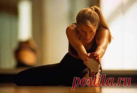 10 советов для красивого и здорового тела - за 30 дней 
Каждое утро, натощак, съедайте 1 столовую ложку льняного семени. Тщательно разжевывая и запивая стаканом теплой воды. Через полчаса можно есть. 
Что это даст? 
Это средство замечательно очищает организм. Благодаря этому кожа станет более ровной и свежей. Будет наблюдаться небольшое, но здоровое похудение. Так же, семя льна укрепляет волосы и ногти. 
Внимание! Семя льна нельзя употреблять при наличии в организме камней. 
Ежедневно употребл