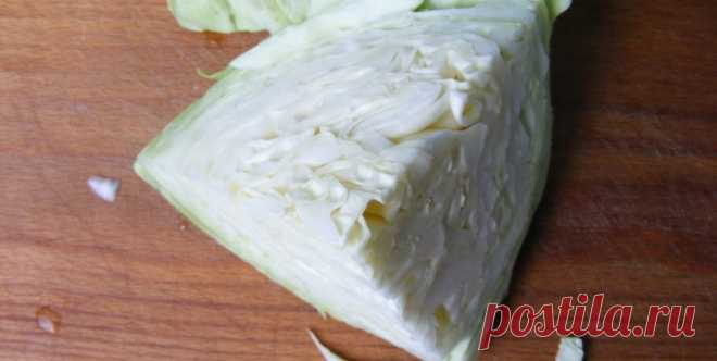 Хрустящая капуста с кислинкой: освежающая закуска в домашних условиях — подаем на стол с растительным маслом По этому рецепту у вас получится невероятно хрустящая и вкусная капуста. Ее можно подавать как к блюдам из мяса, а также использовать в качестве гарнира. В ней сохраняются все полезные для здоровья витамины.