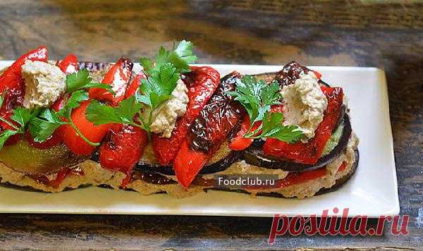 Чесночно-ореховый салат с баклажанами и перцем Наверное нет уже такого человека, который никогда не отдыхал в Турции. Наверняка каждый из вас пробовал традиционный салат-пасту 