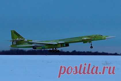 Появились кадры первого полета Ту-160М новой постройки. Телеканал «Звезда» опубликовал кадры первого полета стратегического ракетоносца Ту-160М новой постройки. Испытательный полет на высоте 600 метров занял 30 минут. Летчики проверили управляемость самолета в воздухе. Самолет новой постройки получил модернизированное оборудование.
