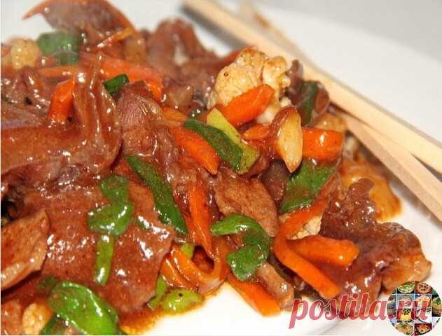 МЯСО ПО-ТАЙСКИ - ВЫ ПРОСТО ВЛЮБИТЕСЬ В ЭТУ ВКУСНЯТИНУ

Ингредиенты:
Перчик сладкий
Молоко
Карри
Соус соевый
Соль по вкусу
Масло для жарки
Мясо

Приготовление:

1. Мяско тоненько режем. Перчик режем кто как любит.
2. Раскаляем сковородочку или казанчик, наливаем маслица и закладываем мяско. Слегка обжариваем, затем тушим в собственном соку.
3. Как жидкость испарится, заливаем молочко и ставим на медленный газ. Тушим пока молочко не испарится.
4. После того закладываем перчи...