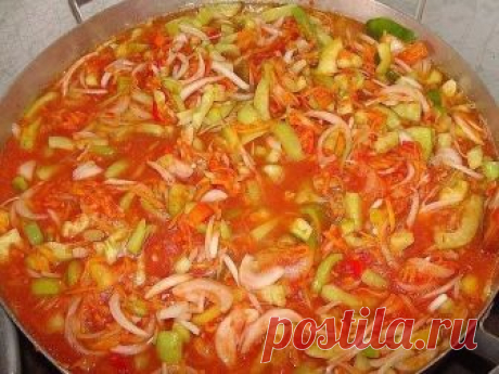 НЕОБЫКНОВЕННО ВКУСНОЕ ЛЕЧО!

Началась пора заготовок. ЛЕЧО - 3 кг помидор, 1 кг перца, 1 кг моркови, 1 кг лука, 1 стакан сахара, 3 ст. л. соли, 300 мг растительного масла, 1 ч. л. хмели-сунели, пучок петрушки, 1 ст. л.уксуса 9% .

Помидоры пропустить через мясорубку, поставить на плиту, кипятить 20 мин. Перец, лук порезать, морковь натереть на крупной терке.

Затем соль, сахар, масло, овощи, хмели - сунели, петрушку добавляем в томаты и тушим с момента закипания 30 мин., у...