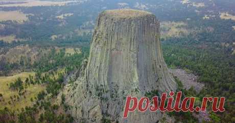 Scientists Solve the Mystery of How the Columns of Devils Tower Formed Hot, warm or cold? New study identifies the temperature of lava when it carved geometric columns like those at Giant's Causeway and Devils Postpile