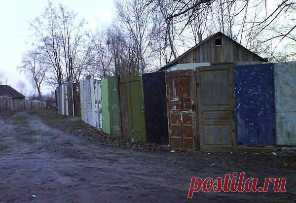 Хозяин перечитал Макса Фрая и Олдоса Хаксли, и теперь его любимое развлечение — смотреть, как гости ищут нужную дверь.