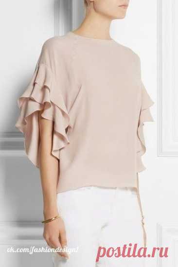 Подборка идей для моделей с открытыми плечами и воланами Подборка идей для моделей с открытыми плечами и воланамиВсе они в нежном романтическом стиле.