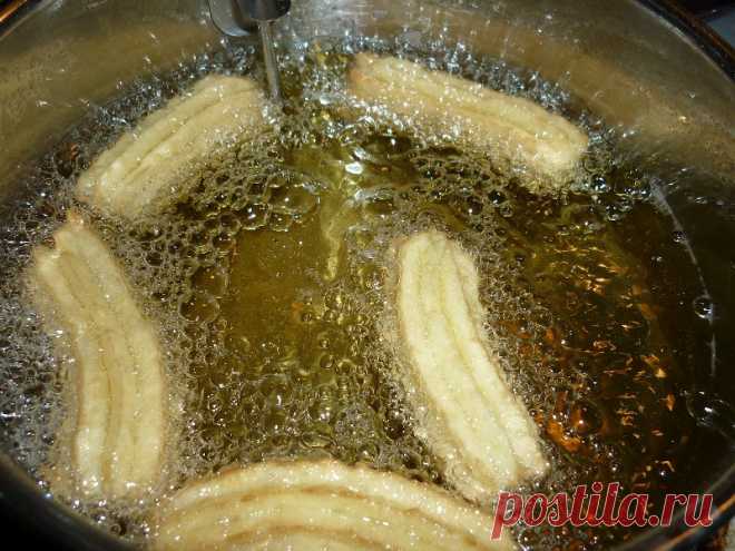Хрустящие и ароматные пончики - одна из самых вкусных и простых сладостей, разрешенных в пост!