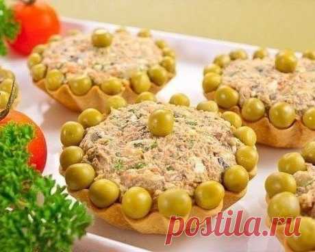 Тарталетки с салатом из куриной печени