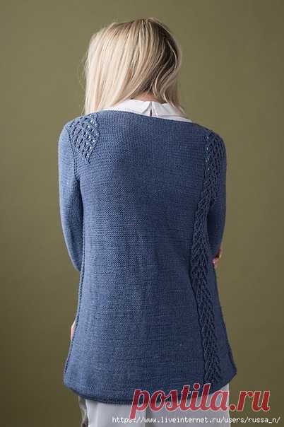 ПУЛОВЕР Dyadic oт Nadya Stallings(на английском)

Пуловер вяжется сверху вниз. Спинка вяжется отдельно прямыми и обратными рядами до подмышки, затем петли переносятся на держатель. Петли для передней части поднимаются вдоль плеч спинки и вяжутся до подмышки. Затем эти две части соединяются и вяжутся по кругу до нижнего края. Петли для рукавов подбираются вокруг пройм, и рукава вяжутся сверху вниз по кругу короткими рядами, чтобы сформировать окат рукава.

Готовый размер 37...