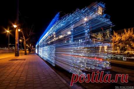 Завораживающие трамваи в Будапеште, покрытые светодиодными лампами. - Путешествуем вместе