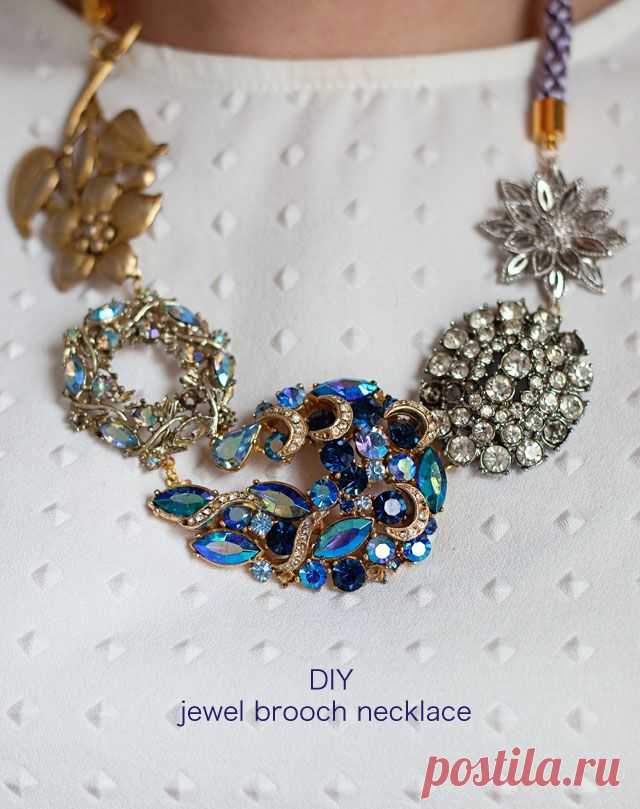 Ожерелье из брошек