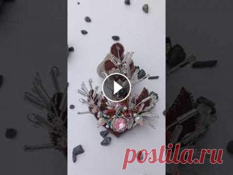 Вышивка бисером броши с натуральным жемчугом. Появились работы благодаря участию в марафоне 4 брошки Занимаюсь вышивкой бисером 2 года. На видео броши созданные на бесплатном марафоне, материалы подбирала сама. Задавайте вопросы, постораюсь на них отв...