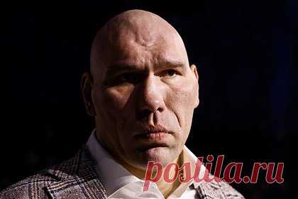 Валуев оценил отказ украинских самбистов выступить на ЧЕ из-за России. Бывший чемпион мира по боксу, депутат Госдумы Николай Валуев оценил отказ сборной Украины по самбо выступить на чемпионате Европы из-за России. «Демонстрация политической близорукости, низкого качества стандартов дипломатии и нежелания вести диалог перекинуты и в область спорта», — заявил он.