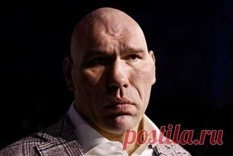 Валуев оценил отказ украинских самбистов выступить на ЧЕ из-за России. Бывший чемпион мира по боксу, депутат Госдумы Николай Валуев оценил отказ сборной Украины по самбо выступить на чемпионате Европы из-за России. «Демонстрация политической близорукости, низкого качества стандартов дипломатии и нежелания вести диалог перекинуты и в область спорта», — заявил он.