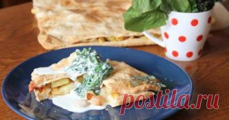 Куриный пирог «Фаворит» с розмарином и тимьяном и соусом из шпината Автор рецепта Андрей Скворцов Куриный пирог «Фаворит» с розмарином и тимьяном и соусом из шпината - пошаговый рецепт с фото.