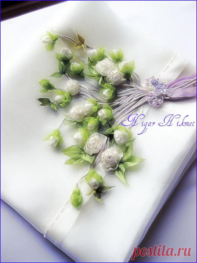 Красота из бисера и ленточек.