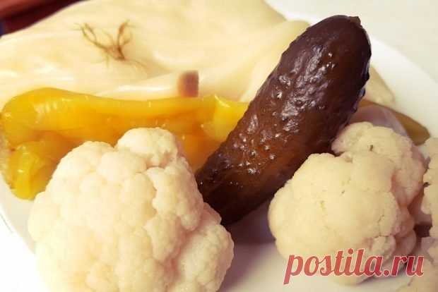 Огурцы с цветной капустой на зиму — Домашняя кулинария