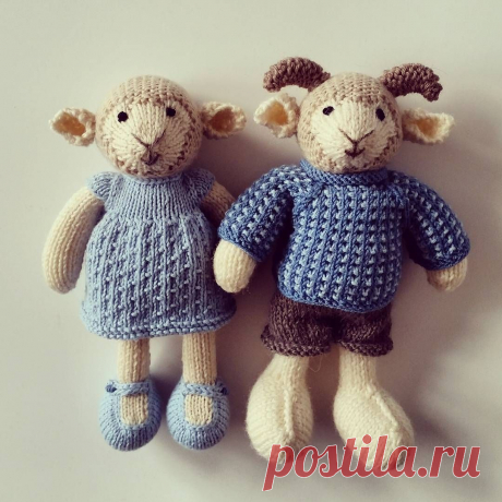 Inspirert av villsauene på Store Løvø. (Inspired by the wildsheeps out on the Løvø island.) #littlecottonrabbits #strikkeleketøy #strikkeleker #strikkelam #strikkesau #knittedlamb #knittedanimal #knittedram