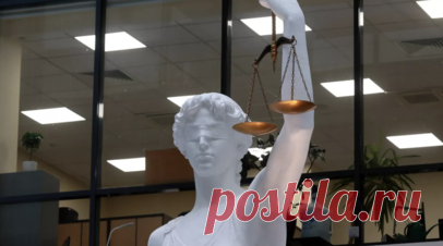 Экс-прокурор Новосибирской области Фалилеев приговорён к девяти годам колонии. Суд Барнаула приговорил бывшего прокурора Новосибирской области и Забайкальского края Владимира Фалилеева к девяти годам колонии строгого режима за получение взятки в особо крупном размере. Читать далее