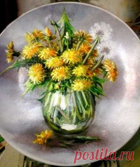 Рисуем одуванчики на декоративной тарелке: мастер-класс