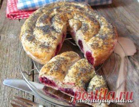 Пирог с замороженной малиной и ежевикой 
 Роскошный пирог с замороженной малиной и ежевикой прост в приготовлении и превосходен на вкус.