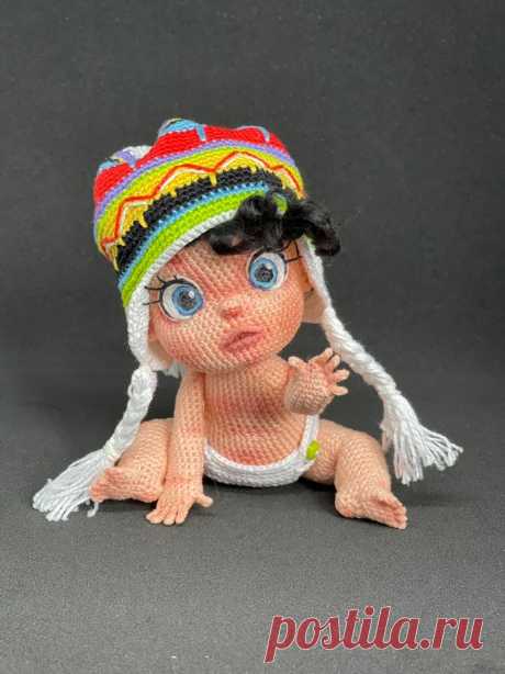 PDF Пупс крючком. FREE crochet pattern; Аmigurumi doll patterns. Амигуруми схемы и описания на русском. Вязаные игрушки и поделки своими руками #amimore - маленькая кукла, пупс, куколка, пупсик, мальчик, девочка.