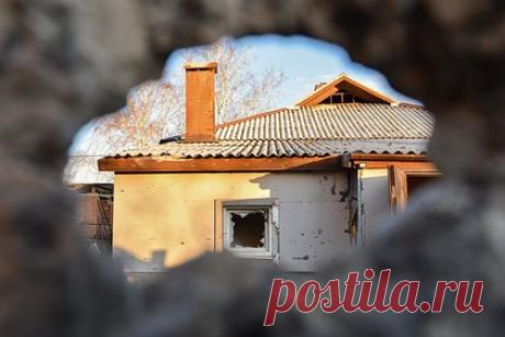 Военкор сообщил об ударе по центру Донецка из «Градов». Вооруженные силы Украины (ВСУ) ударили по центру Донецка из реактивной системы залпового огня (РСЗО) «Град». Об этом сообщает военный репортер Евгений Поддубный. По данным военкора, в жилых кварталах столицы Донецкой народной республики прозвучало не менее десяти взрывов. Информации о пострадавших пока нет.